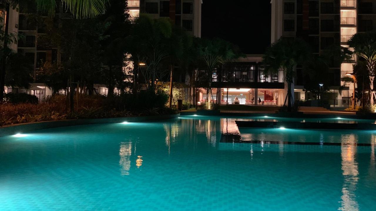 Timurbay Seaview Suite By Guns Studio Kuantan Exterior photo